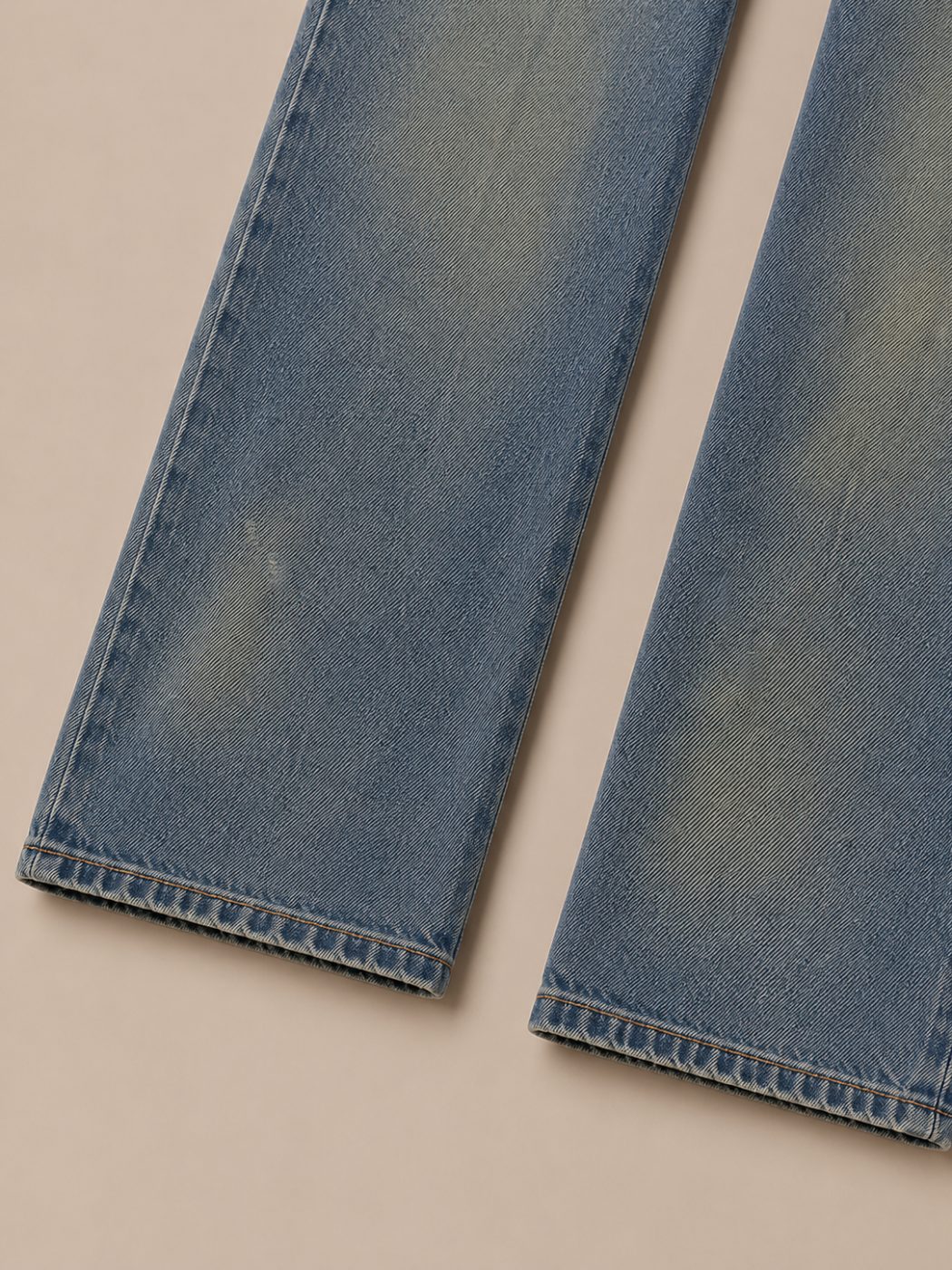 Bemount Bemount 90s Plaza Baggy Jeans in Vintage Tinted Blue, hem view