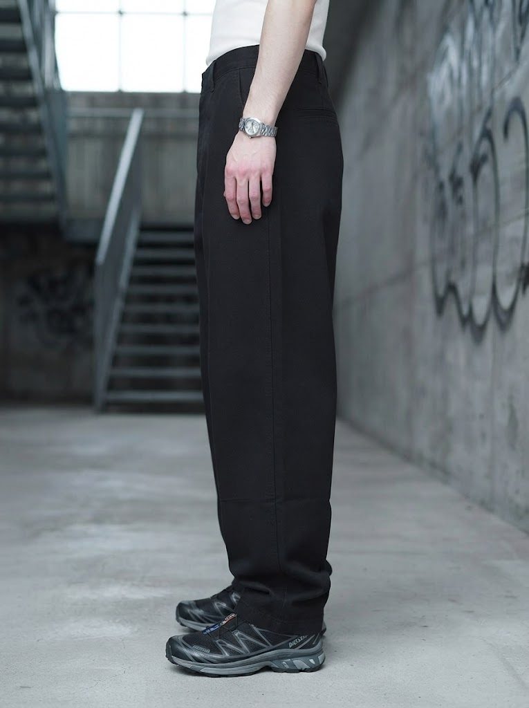 Wide-Leg Chino, Pitch Black, side view