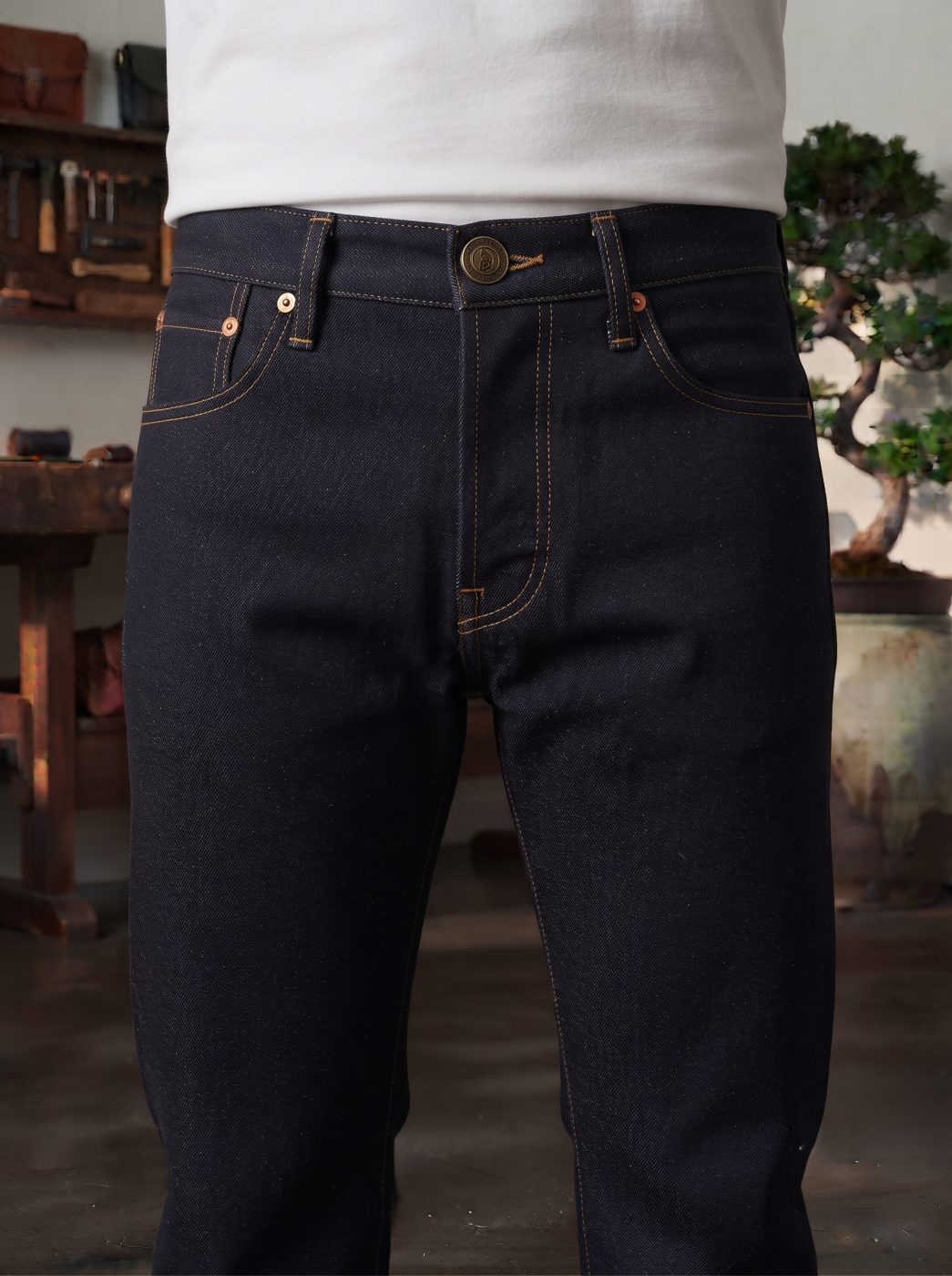 Bemount Bemount Heavyweight 14oz Raw Selvedge Regular Jeans in Raw Indigo, waist view
