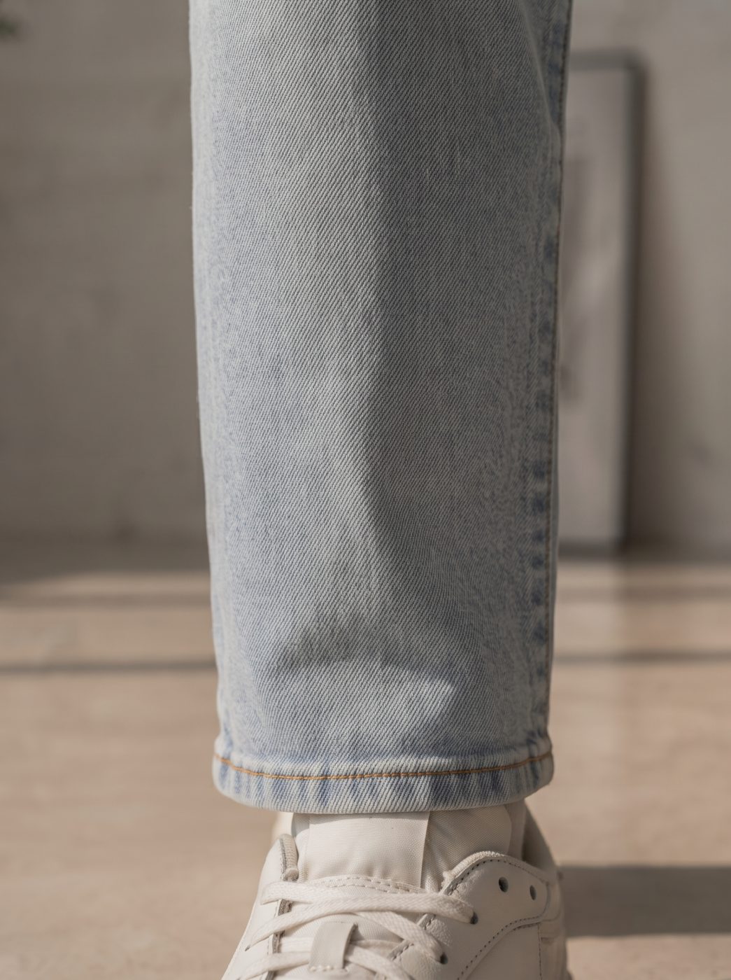 Bemount Bemount 90s Vintage Light Blue Straight Jeans in Vintage Light Blue, hem view
